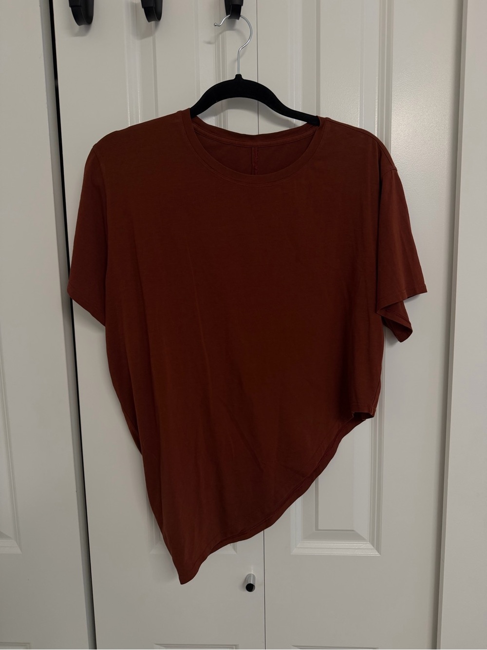Lululemon Asymmetric Short Sleeve T-Shirt - Rust Colour - Size Small